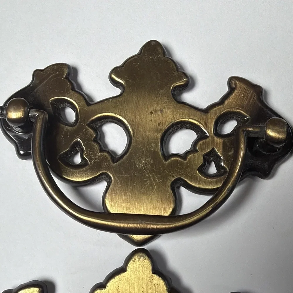 563~Vtg Lot 4 Antiqued Brass Batwing Drawer Furniture Pulls Drop Handle Country